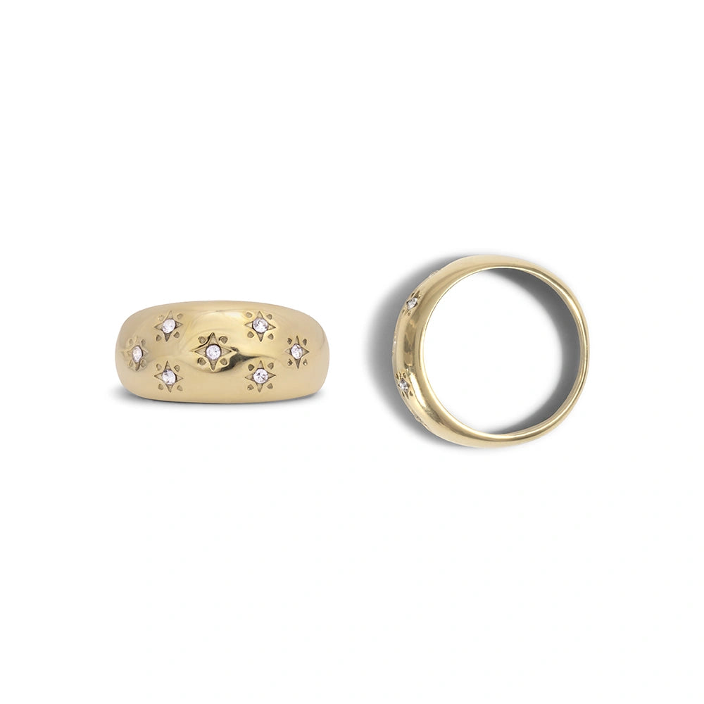 Ring met studs